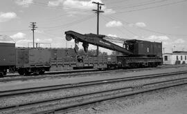 Great Northern Crane and Flat Car X5104 in Washington State, undated
