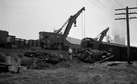 Great Northern Crane X1737 at Quincy, Washington, undated