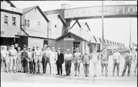 Workers at Tacoma/Stadium, Washington, circa 1940.