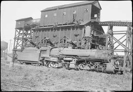 Northern Pacific steam locomotive 4017 at Auburn, Washington, in 1934.