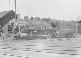 Northern Pacific steam locomotive 1384 at Tacoma, Washington, in 1944.