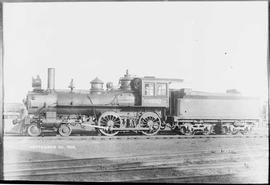 Northern Pacific steam locomotive 692 at Parkwater, Washington, in 1916.