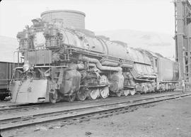 Northern Pacific steam locomotive 5136 at Missoula, Montana, in 1943.