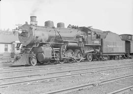 Northern Pacific steam locomotive 1685 at Cle Elum, Washington, in 1950.