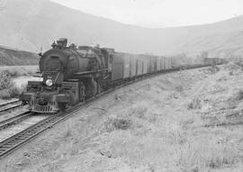 Northern Pacific steam locomotive 4015 at Wymer, Washington, in 1944.