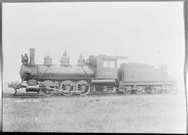 Northern Pacific steam locomotive 922 in 1916.