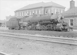 Northern Pacific steam locomotive 4001 at Livingston, Montana, in 1943.