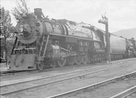 Northern Pacific steam locomotive 2676 at Livingston, Montana, in 1943.
