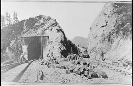 Northern Pacific tunnel at Borup, Washington, in 1914.