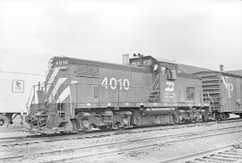 Burlington Northern diesel locomotive 4010 at Hoquiam, Washington in 1976.