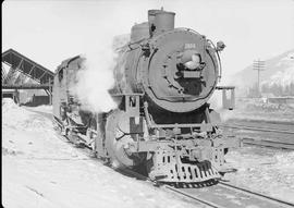 Northern Pacific steam locomotive 1804 at Easton, Washington, in 1943.