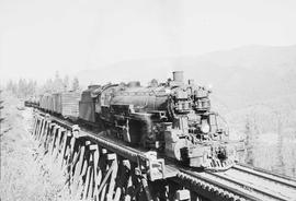 Northern Pacific steam locomotive 4025 at Dorsey, Idaho, in 1952.
