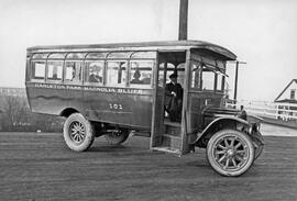 Seattle Municipal Railway Bus 101, Seattle, Washington, circa 1919