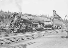 Northern Pacific steam locomotive 5108 at Easton, Washington, in 1944.