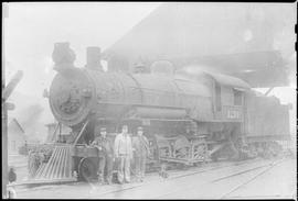 Northern Pacific steam locomotive 1215 at Easton, Washington, circa 1910.