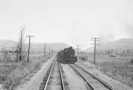 Northern Pacific steam locomotive 4011 at Thrall, Washington, circa 1941.