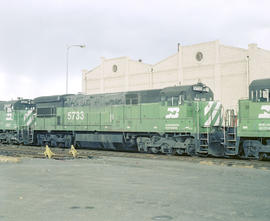 Burlington Northern diesel locomotive 5733 at Portland, Oregon in 1981.