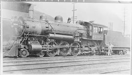 Northern Pacific steam locomotive 2107 at Portland, Oregon, circa 1915.