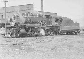 Northern Pacific steam locomotive 1372 at Lewiston, Idaho, in 1950.