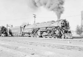 Northern Pacific steam locomotive 5138 at Pasco, Washington, in 1953.