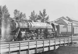 Northern Pacific steam locomotive 2673 at Livingston, Montana, in 1949.