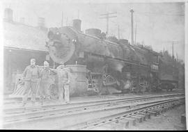 Northern Pacific steam locomotive 3008 at Weston, Washington, circa 1915.