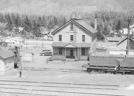 Northern Pacific hotel in Easton, Washington, in 1944.