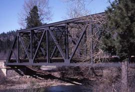 Burlington Northern Yakima River bridge east of Easton, Washington, in 1987.