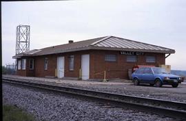 BNSF Railroad depot at Valley City, North Dakota, in 2003.