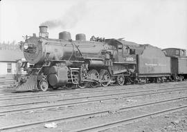 Northern Pacific steam locomotive 1685 at Cle Elum, Washington, in 1950.