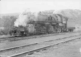 Northern Pacific steam locomotive 4017 at Garrison, Montana, in 1946.