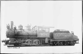 Northern Pacific steam locomotive 925 in 1916.