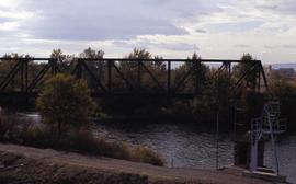 Burlington Northern Yakima River bridge at Union Gap, Washington, in 2008.