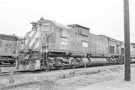 Burlington Northern diesel locomotive 4368 at Portland, Oregon in 1976.