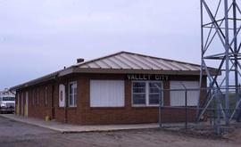 BNSF Railroad depot at Valley City, North Dakota, in 2003.