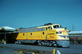 Union Pacific Railroad Company diesel locomotive 909 at Portland, Oregon in 1961.