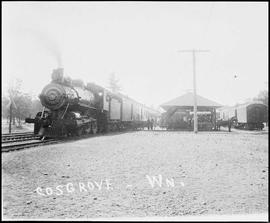 Northern Pacific passenger train at Cosgrove, Washington, circa 1910.