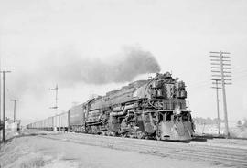 Northern Pacific steam locomotive 5137 at Pasco, Washington, in 1953.
