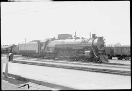 Northern Pacific steam locomotive 2672 at Livingston, Montana, in 1943.