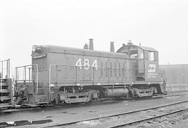 Burlington Northern diesel locomotive 484 at Minneapolis, Minnesota in 1972.