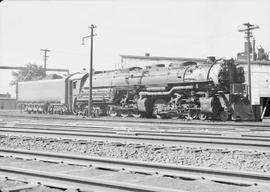 Northern Pacific steam locomotive 5142 at Yakima, Washington, in 1947.