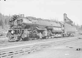 Northern Pacific steam locomotive 5111 at Easton, Washington, in 1944.