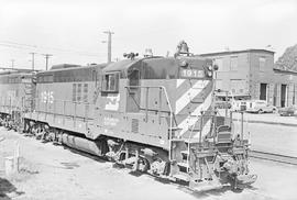 Burlington Northern diesel locomotive 1915 at Auburn, Washington in 1976.