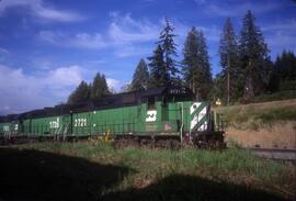 Burlington Northern 2721, Burlington Northern 2726 at Surry, British Columbia in 1995.