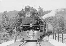 Northern Pacific steam locomotive 5138 at Easton, Washington, in 1944.