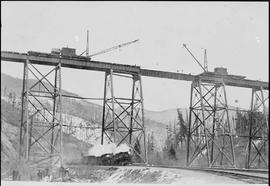 Northern Pacific viaduct at Weston, Washington, circa 1914.