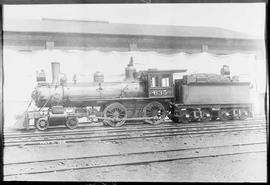 Northern Pacific steam locomotive 635 at Duluth, Minnesota, in 1916.