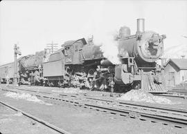 Northern Pacific steam locomotive 2185 at Easton, Washington, in 1943.