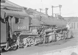 Northern Pacific steam locomotive 4005 at Auburn, Washington, in 1942.