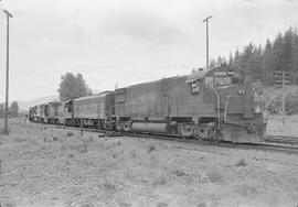 Southern Pacific diesel locomotive 7106 at Easton, Washington in 1970.